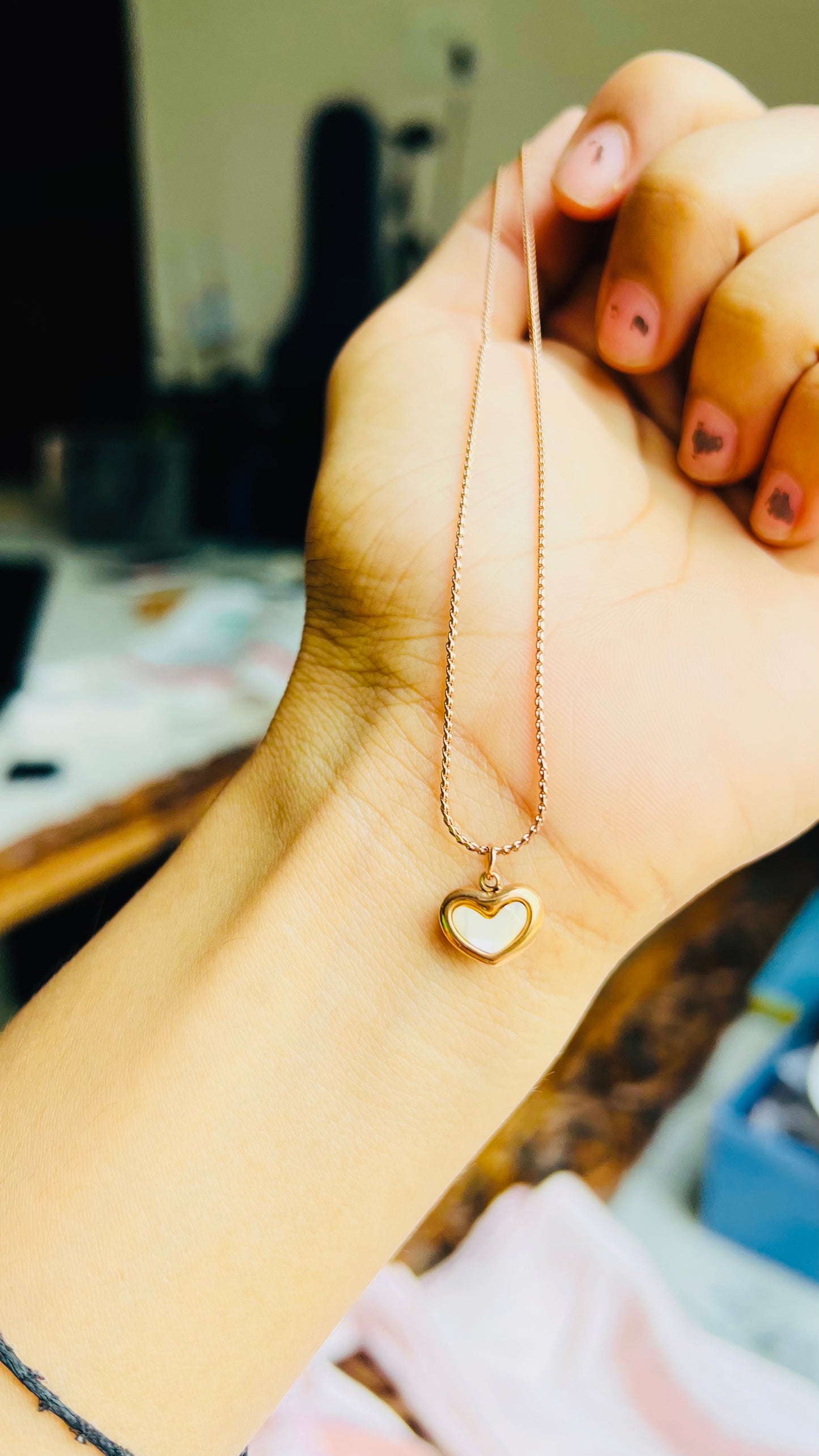 The Heart That Stays – Minimal Rose-Gold Neckpiece