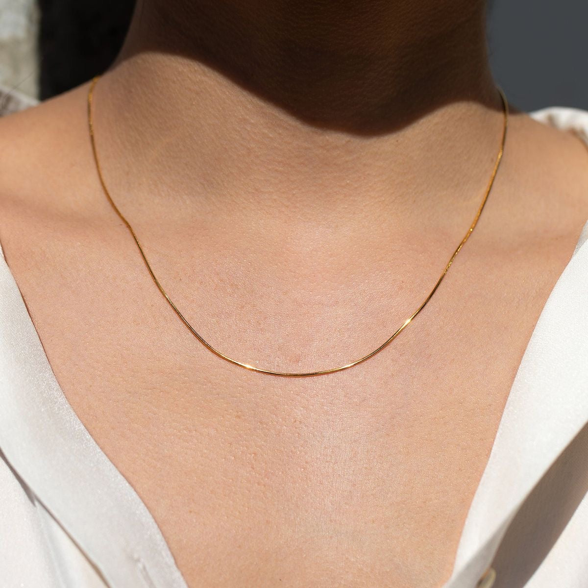 The Bare Bold – Sleek Gold Chain Necklace