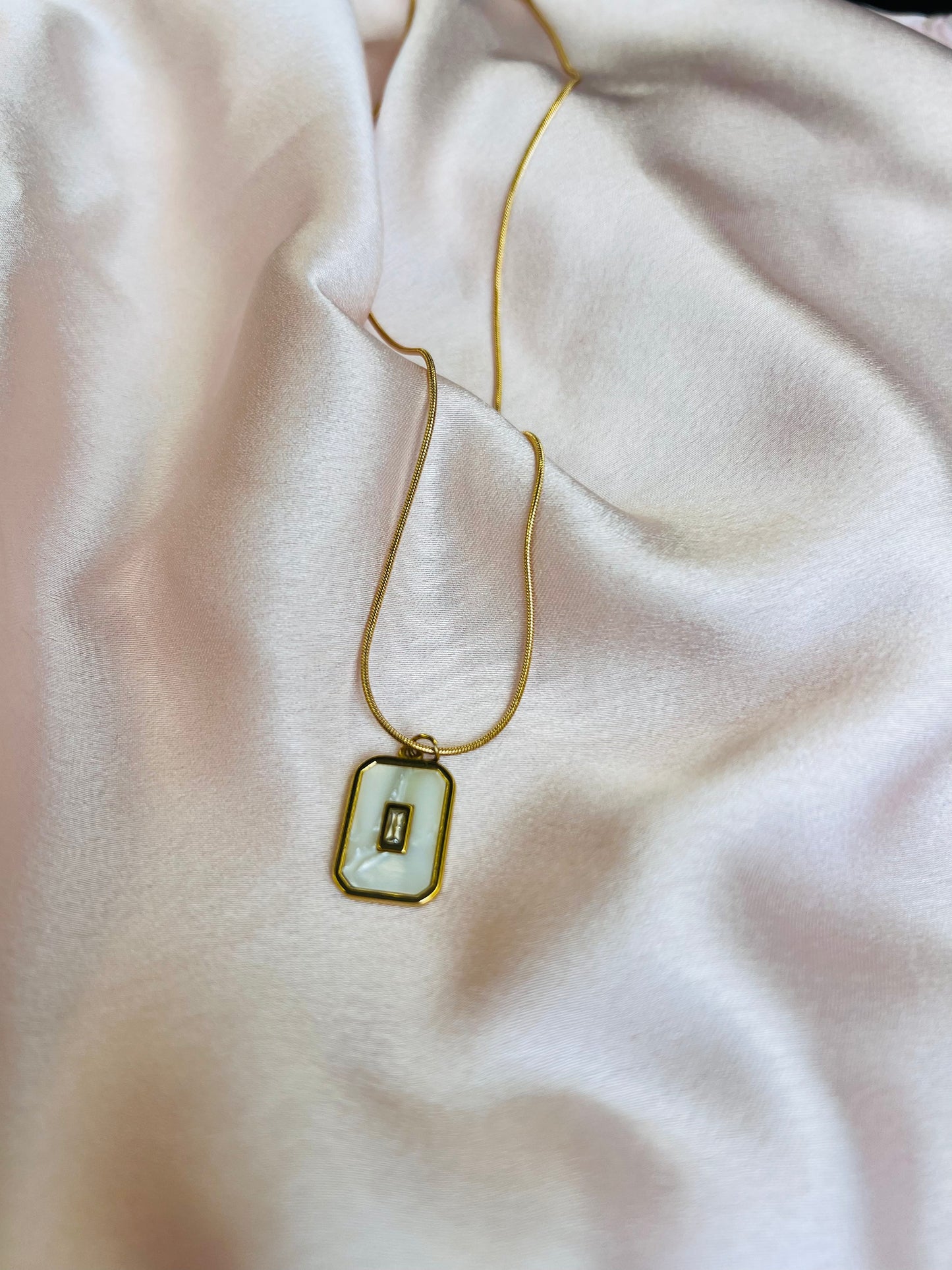 The Stillness Within – Gold & Pearl Pendant Necklace