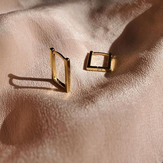 Square Hoops – Minimal Gold Studs