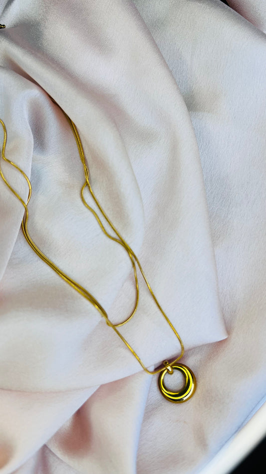 The Golden Orbit – Dual Circle Pendant Necklace
